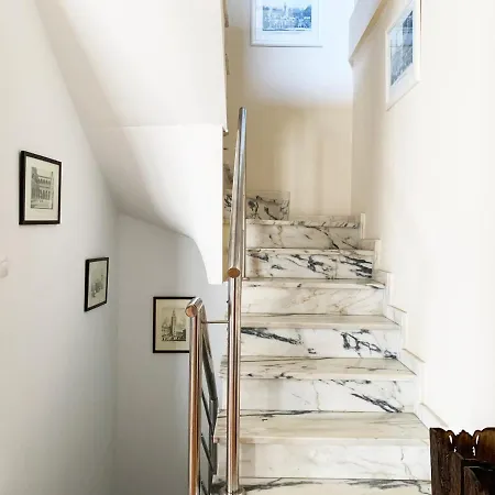 Casa *